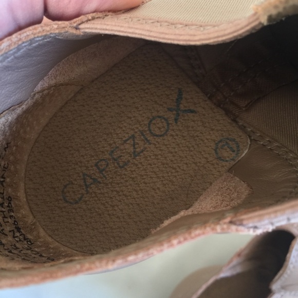 Capezio | E-Series Jazz Slip On - Picture 7 of 8